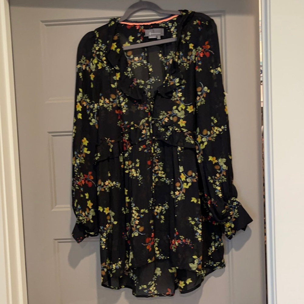 By Anthropology Floral Sheer button  blouse